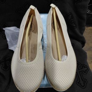 Elegant Cream Women's Shoes